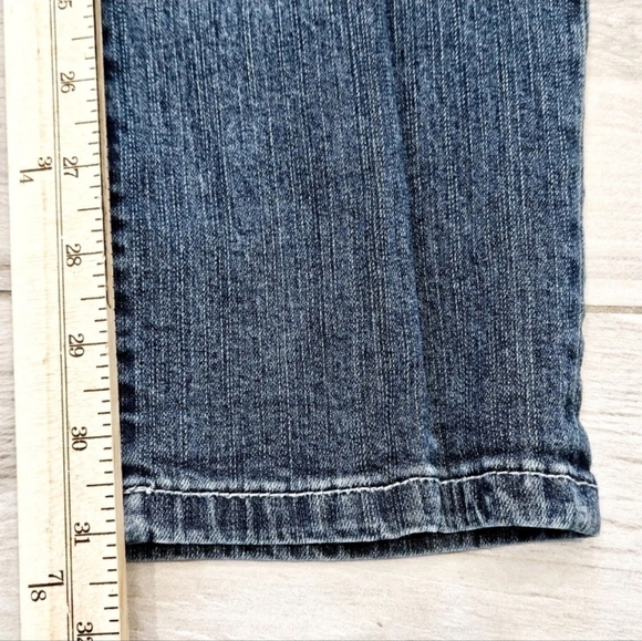 Captain Marvel Her Universe Jeans Size 16 Embroidered Patch Skinny Denim - Picture 10 of 12